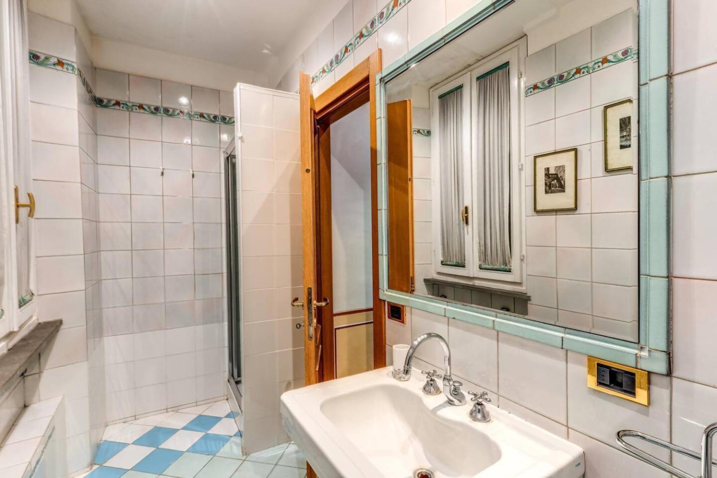 Cozy Flat In Trevi Fountain Apartment Рим Екстериор снимка